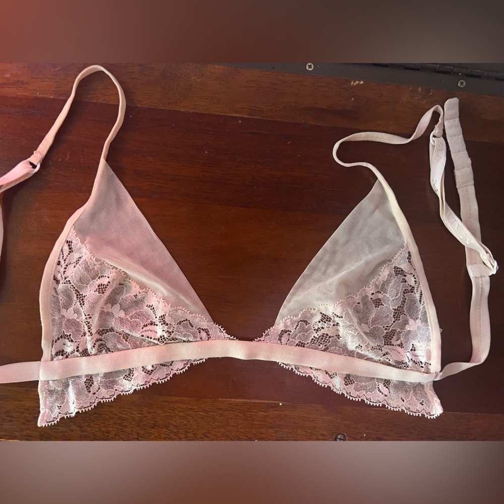 Malizia by La Perla. 2002. Vintage Light pink bralette.  US34A